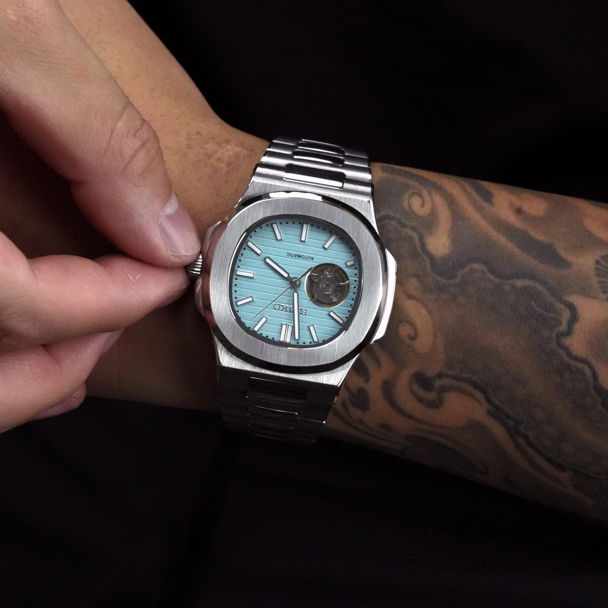 Mod Nautilus Skeleton Tiffany Blue