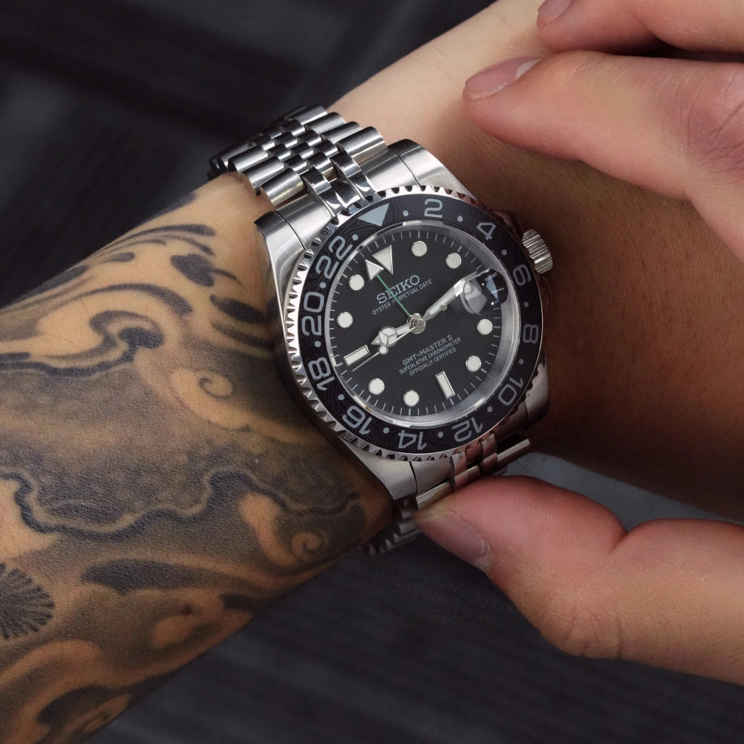 Mod GMT-Master II Bruce Wayne-Carbon Fiber Bezel