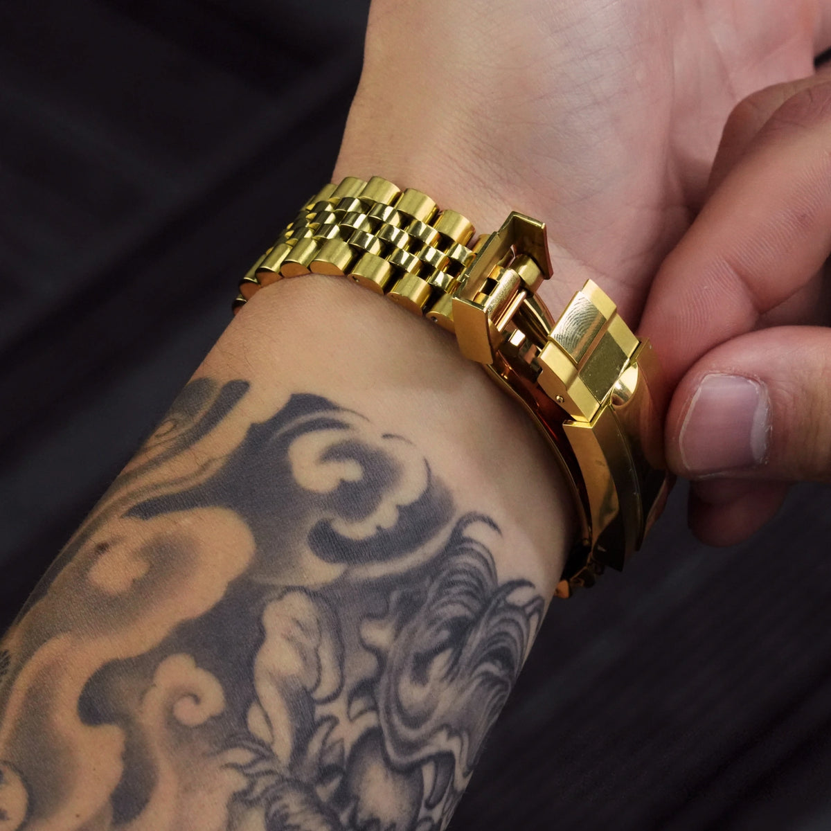 Mod Sky-Dweller Gold White