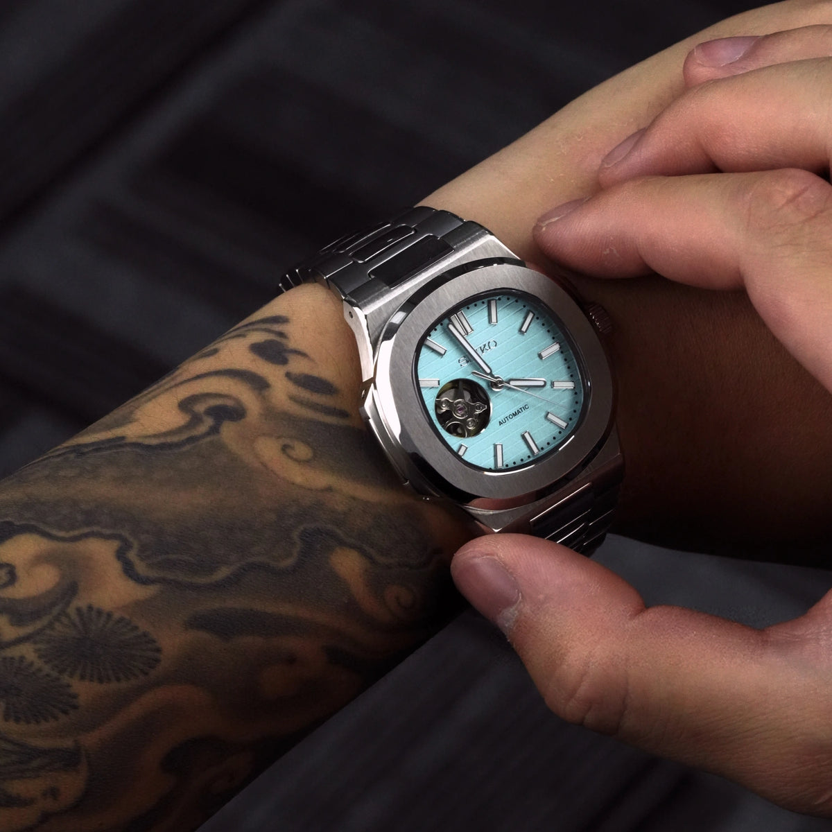 Mod Nautilus Skeleton Tiffany Blue