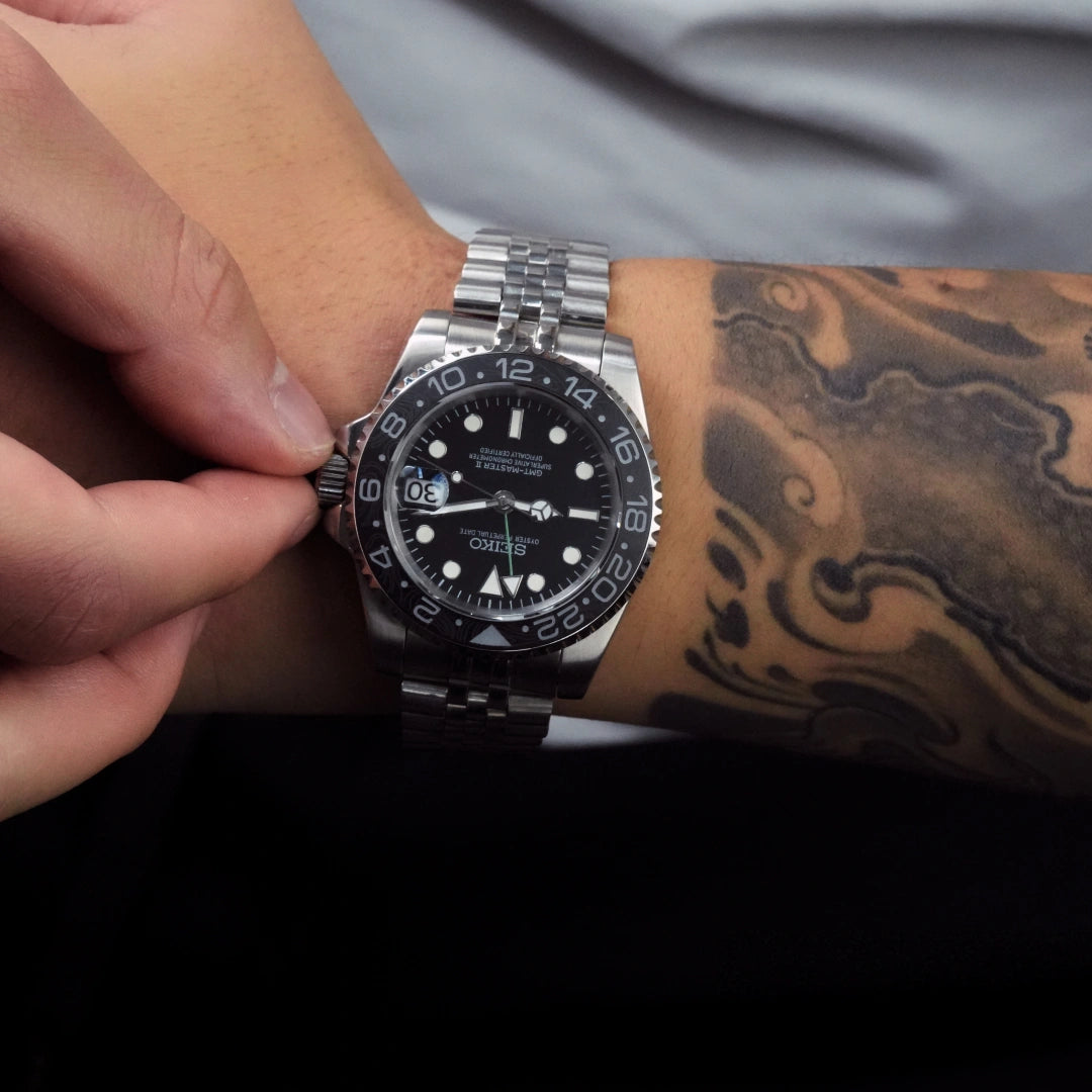 Mod GMT-Master II Bruce Wayne-Carbon Fiber Bezel