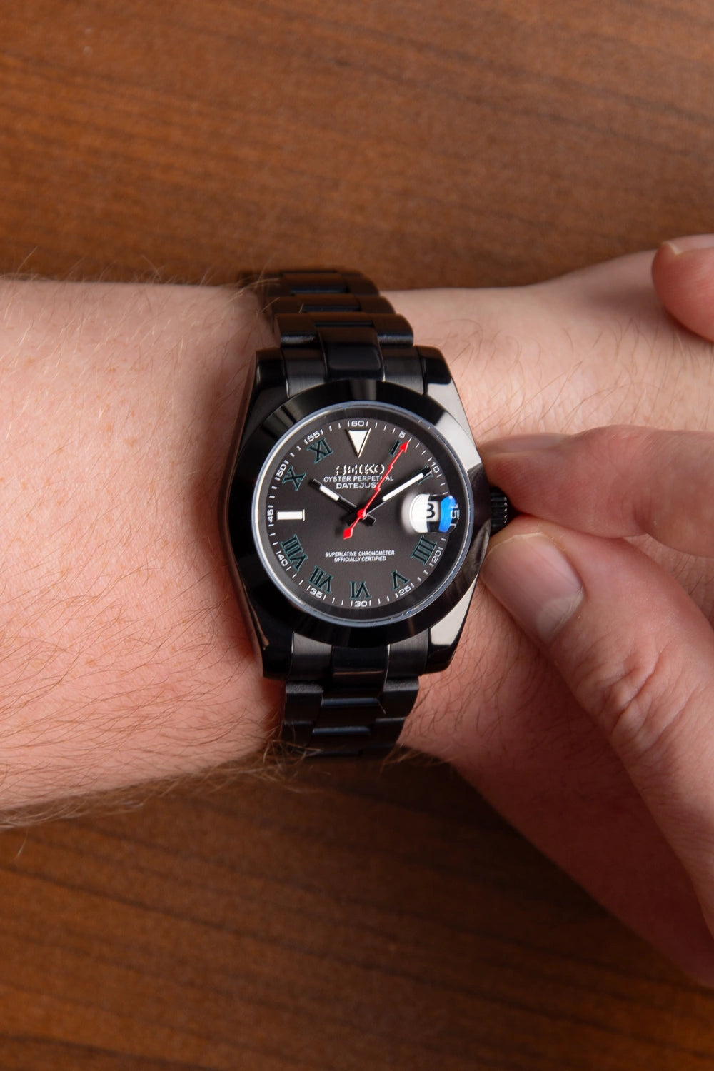 Mod Oyster Perpetual Black Lightning