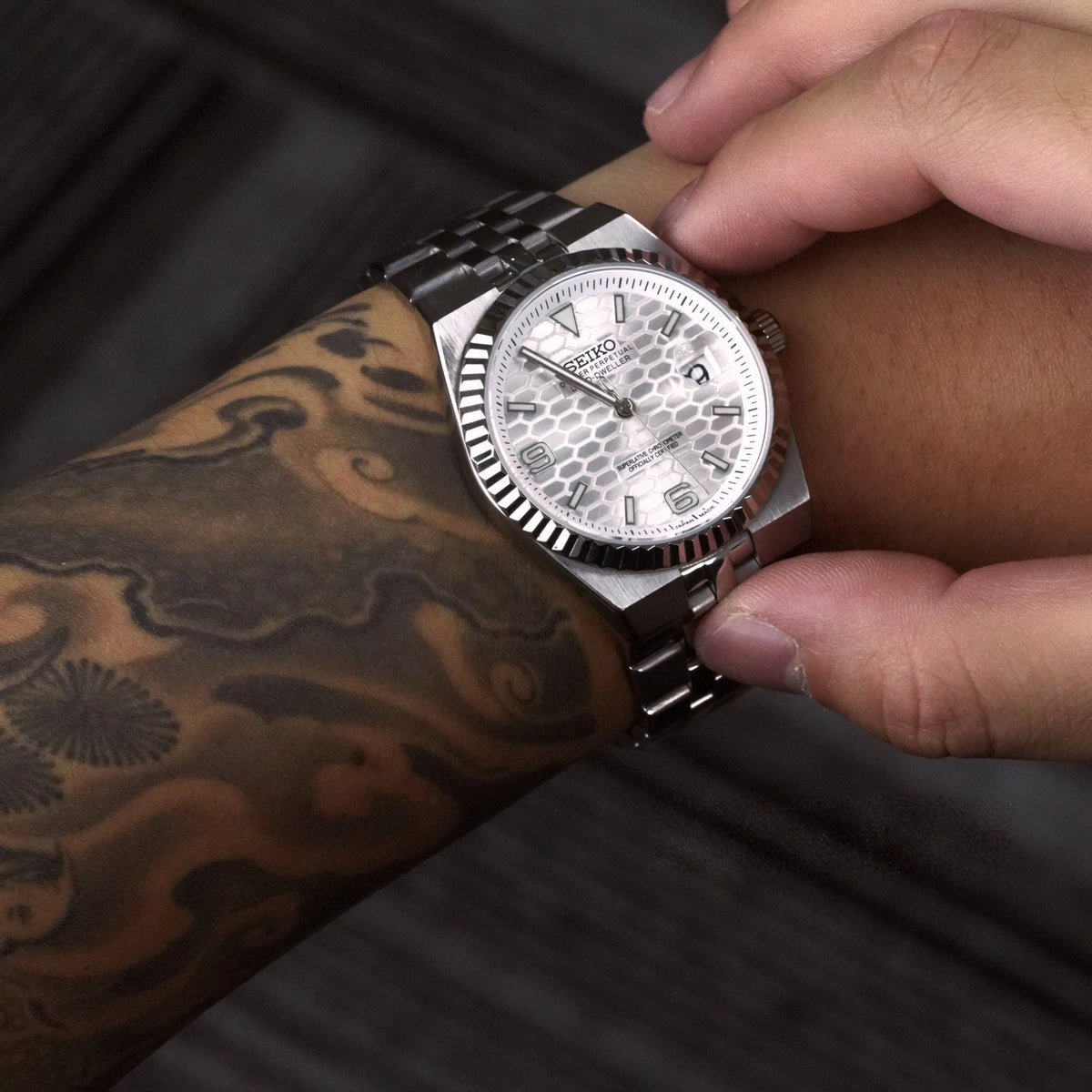 Mod Land-Dweller White