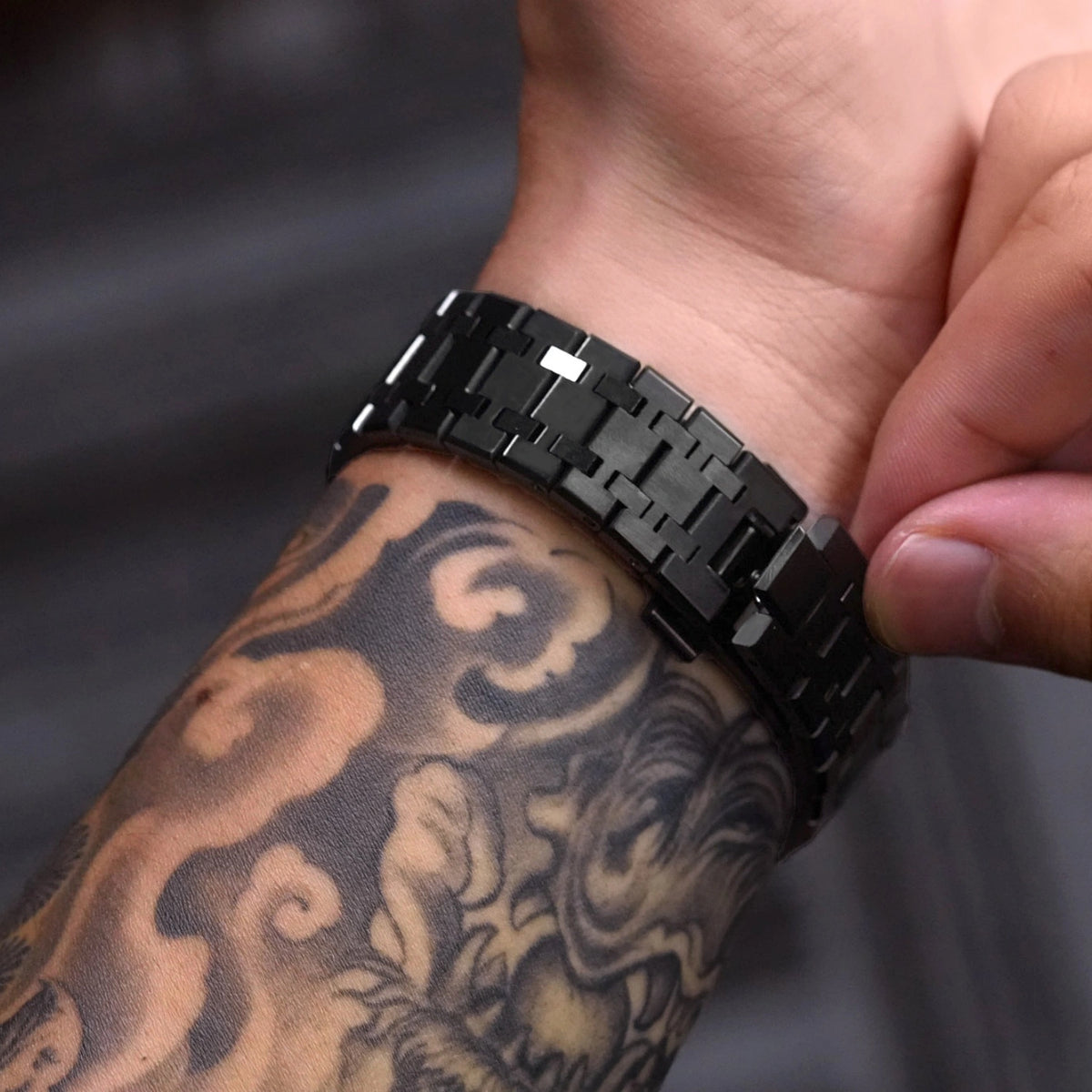 Mod Royal Oak Skeleton Black