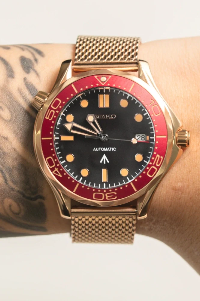 Mod Seamaster VII Vermilion Rose - SKYRIM WRIST 