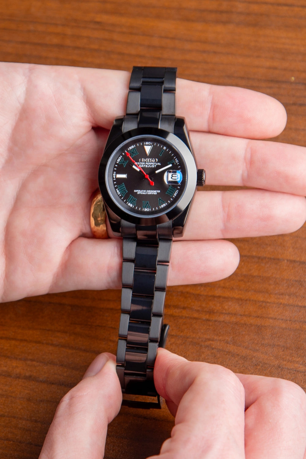 Mod Oyster Perpetual Black Lightning